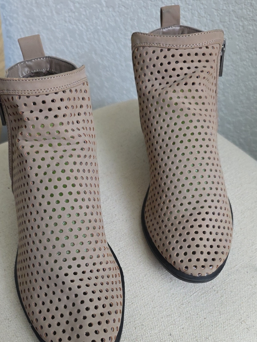 BAMBOO Taupe Perforated Ankle Booties Sz 7.5